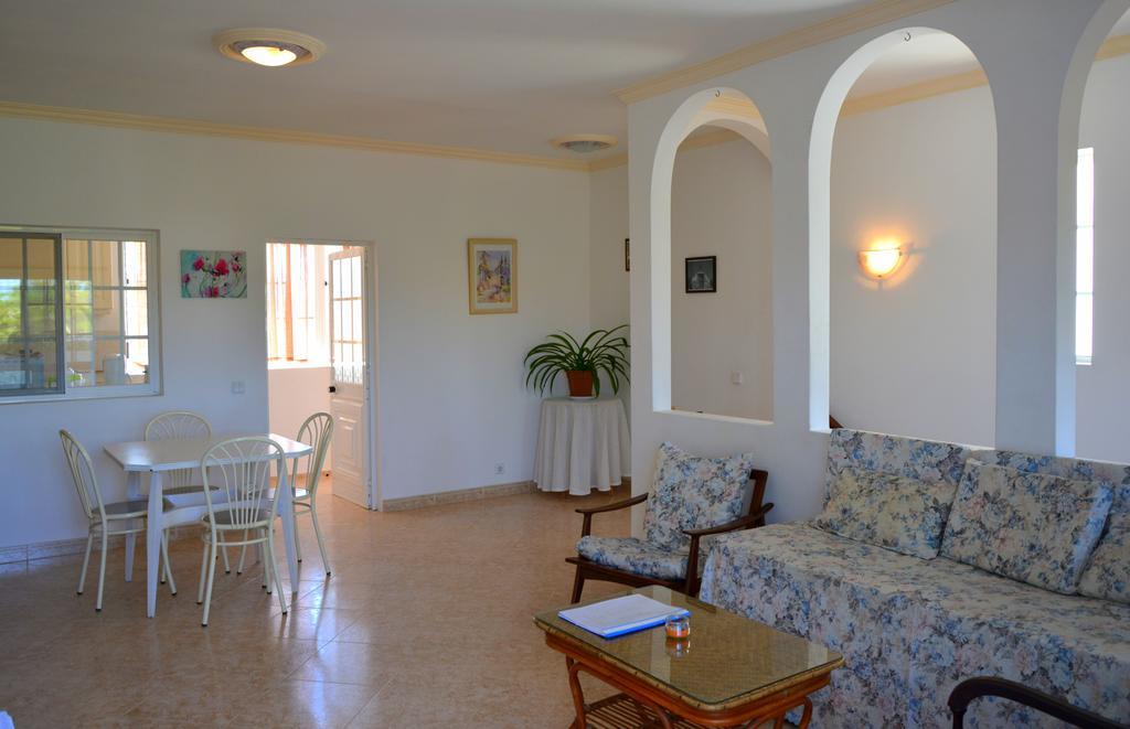 Villa Belinha - Guest House Quarteira Exteriör bild
