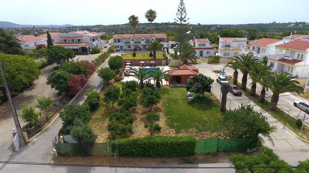 Villa Belinha - Guest House Quarteira Rum bild